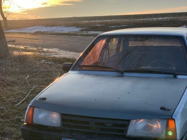 Серый ВАЗ 21099, объемом двигателя 1.6 л и пробегом 330 тыс. км за 822 $, фото 1 на Automoto.ua