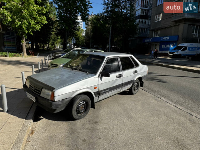 Серый ВАЗ 21099, объемом двигателя 1.5 л и пробегом 220 тыс. км за 599 $, фото 1 на Automoto.ua