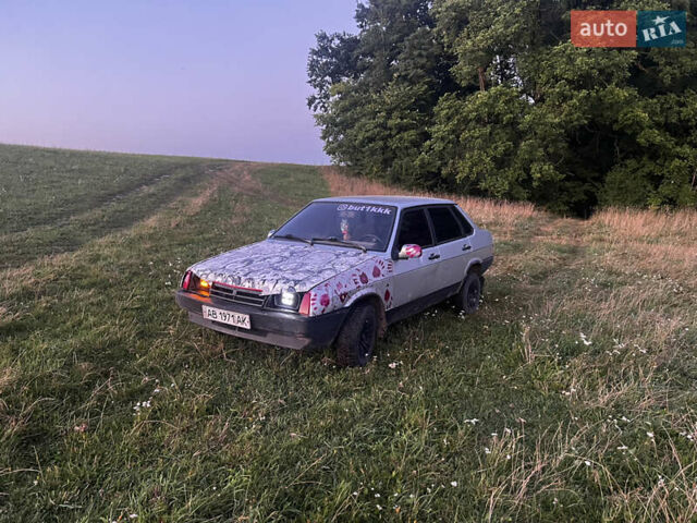 Серый ВАЗ 21099, объемом двигателя 1.5 л и пробегом 100 тыс. км за 1100 $, фото 1 на Automoto.ua