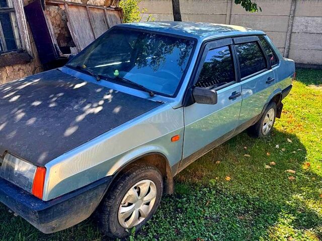 Серый ВАЗ 21099, объемом двигателя 1.5 л и пробегом 300 тыс. км за 800 $, фото 1 на Automoto.ua