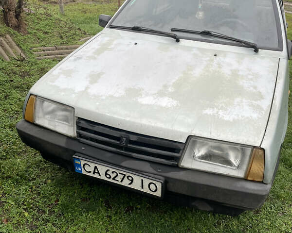 Серый ВАЗ 21099, объемом двигателя 1.5 л и пробегом 120 тыс. км за 1200 $, фото 1 на Automoto.ua