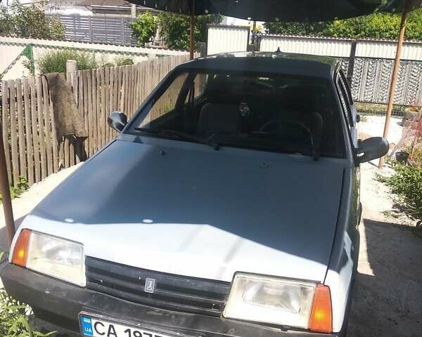 Сірий ВАЗ 21099, об'ємом двигуна 1.5 л та пробігом 116 тис. км за 1999 $, фото 1 на Automoto.ua