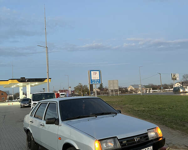 Серый ВАЗ 21099, объемом двигателя 1.5 л и пробегом 200 тыс. км за 1700 $, фото 1 на Automoto.ua