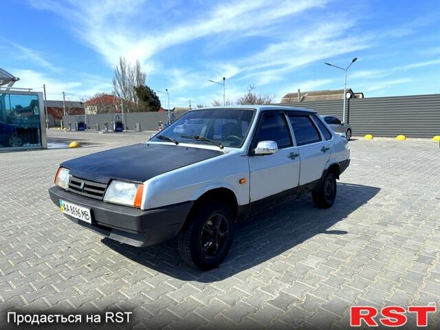Серый ВАЗ 21099, объемом двигателя 1.5 л и пробегом 250 тыс. км за 650 $, фото 1 на Automoto.ua