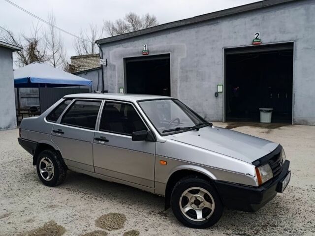 Серый ВАЗ 21099, объемом двигателя 1.5 л и пробегом 235 тыс. км за 1599 $, фото 1 на Automoto.ua