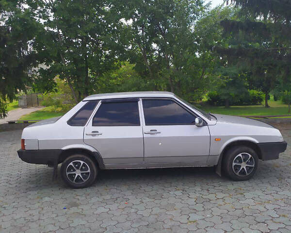 Серый ВАЗ 21099, объемом двигателя 1.5 л и пробегом 155 тыс. км за 1750 $, фото 1 на Automoto.ua