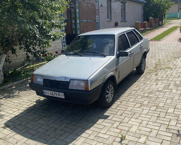 Серый ВАЗ 21099, объемом двигателя 1.5 л и пробегом 349 тыс. км за 900 $, фото 1 на Automoto.ua