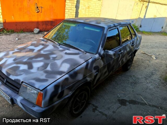Серый ВАЗ 21099, объемом двигателя 1.5 л и пробегом 200 тыс. км за 600 $, фото 1 на Automoto.ua