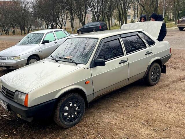 Сірий ВАЗ 21099, об'ємом двигуна 1.5 л та пробігом 172 тис. км за 1920 $, фото 1 на Automoto.ua