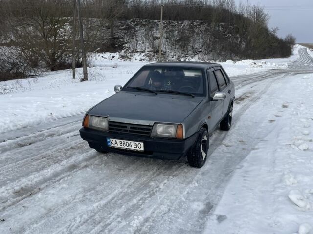 Серый ВАЗ 21099, объемом двигателя 1.5 л и пробегом 300 тыс. км за 1500 $, фото 1 на Automoto.ua