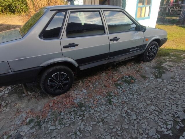 Серый ВАЗ 21099, объемом двигателя 1.5 л и пробегом 229 тыс. км за 652 $, фото 1 на Automoto.ua