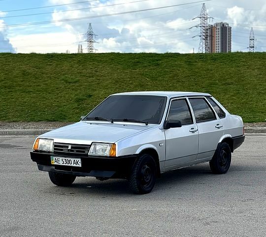 Серый ВАЗ 21099, объемом двигателя 1.5 л и пробегом 150 тыс. км за 2000 $, фото 1 на Automoto.ua