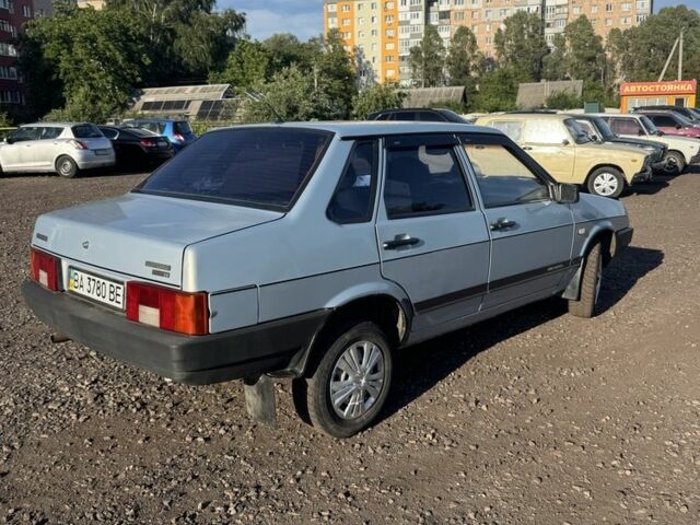 Серый ВАЗ 21099, объемом двигателя 1.5 л и пробегом 185 тыс. км за 2000 $, фото 1 на Automoto.ua