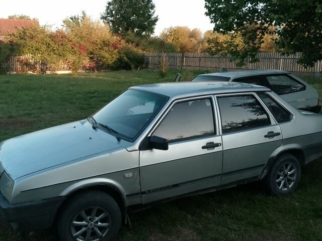 Сірий ВАЗ 21099, об'ємом двигуна 1.5 л та пробігом 137 тис. км за 1109 $, фото 1 на Automoto.ua