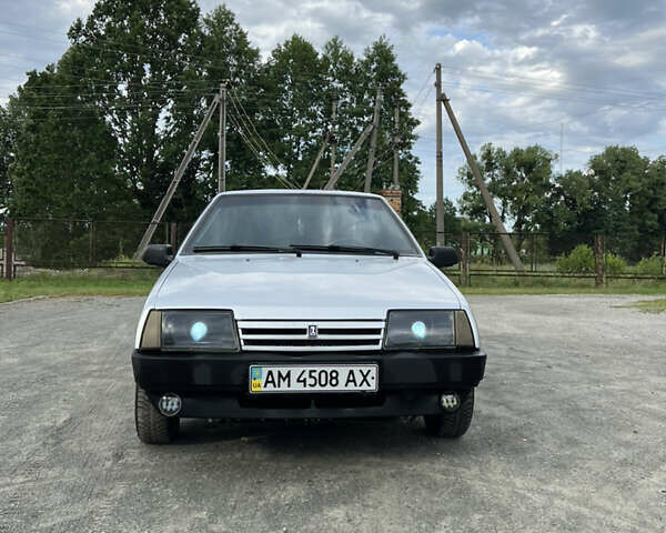 Серый ВАЗ 21099, объемом двигателя 1.5 л и пробегом 200 тыс. км за 1900 $, фото 1 на Automoto.ua