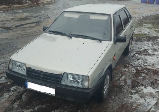 Сірий ВАЗ 21099, об'ємом двигуна 1.5 л та пробігом 159 тис. км за 1900 $, фото 1 на Automoto.ua
