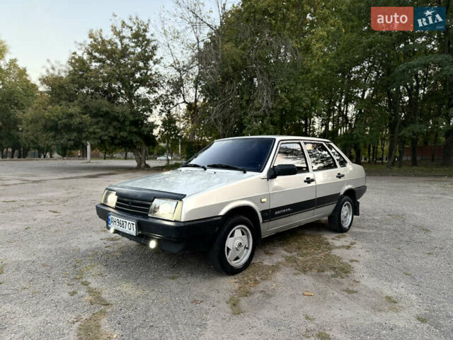 Серый ВАЗ 21099, объемом двигателя 1.5 л и пробегом 182 тыс. км за 1999 $, фото 1 на Automoto.ua