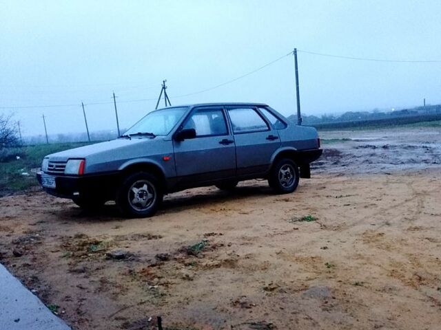 Серый ВАЗ 21099, объемом двигателя 1.5 л и пробегом 200 тыс. км за 1550 $, фото 1 на Automoto.ua