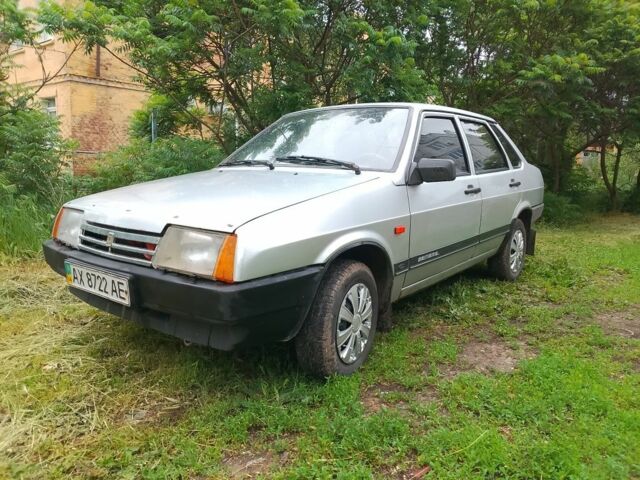 Серый ВАЗ 21099, объемом двигателя 1.5 л и пробегом 200 тыс. км за 1400 $, фото 1 на Automoto.ua