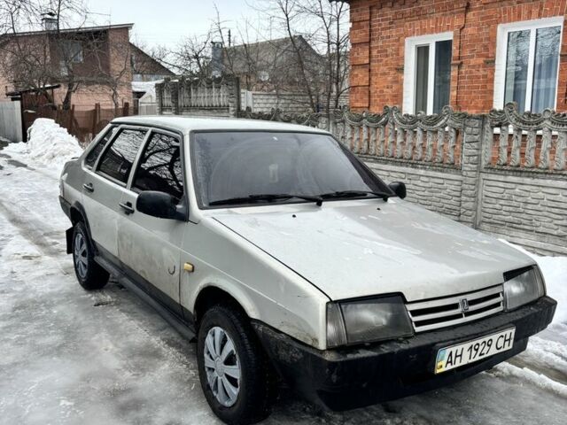 Серый ВАЗ 21099, объемом двигателя 1.5 л и пробегом 369 тыс. км за 1000 $, фото 1 на Automoto.ua