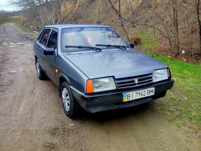 Серый ВАЗ 21099, объемом двигателя 1.6 л и пробегом 180 тыс. км за 950 $, фото 1 на Automoto.ua