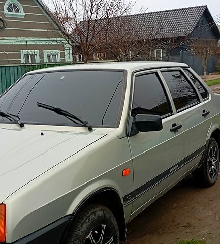 Сірий ВАЗ 21099, об'ємом двигуна 1.6 л та пробігом 130 тис. км за 3000 $, фото 1 на Automoto.ua