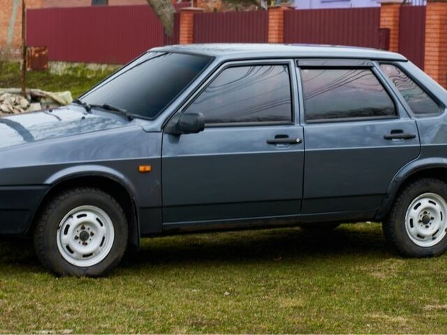 Серый ВАЗ 21099, объемом двигателя 1.6 л и пробегом 82 тыс. км за 3800 $, фото 1 на Automoto.ua