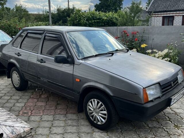 Серый ВАЗ 21099, объемом двигателя 1.5 л и пробегом 240 тыс. км за 600 $, фото 1 на Automoto.ua