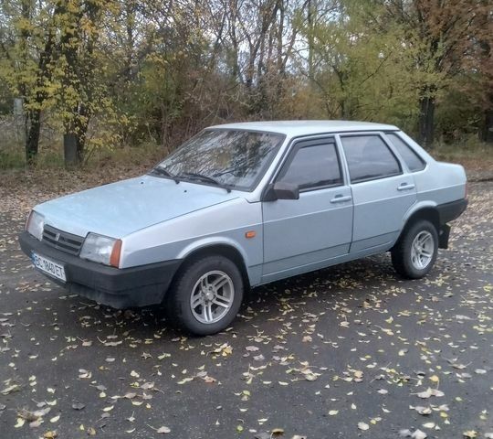 Серый ВАЗ 21099, объемом двигателя 1.5 л и пробегом 115 тыс. км за 1500 $, фото 1 на Automoto.ua