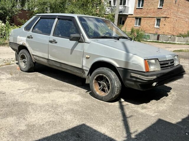 Серый ВАЗ 21099, объемом двигателя 1.6 л и пробегом 210 тыс. км за 562 $, фото 1 на Automoto.ua