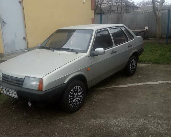 Серый ВАЗ 21099, объемом двигателя 1.6 л и пробегом 305 тыс. км за 1800 $, фото 1 на Automoto.ua