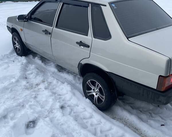 Серый ВАЗ 21099, объемом двигателя 1.6 л и пробегом 210 тыс. км за 2500 $, фото 1 на Automoto.ua