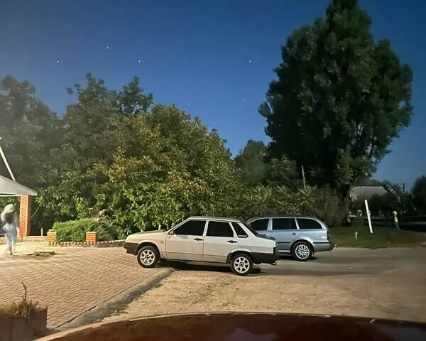 Сірий ВАЗ 21099, об'ємом двигуна 1.6 л та пробігом 160 тис. км за 3200 $, фото 1 на Automoto.ua