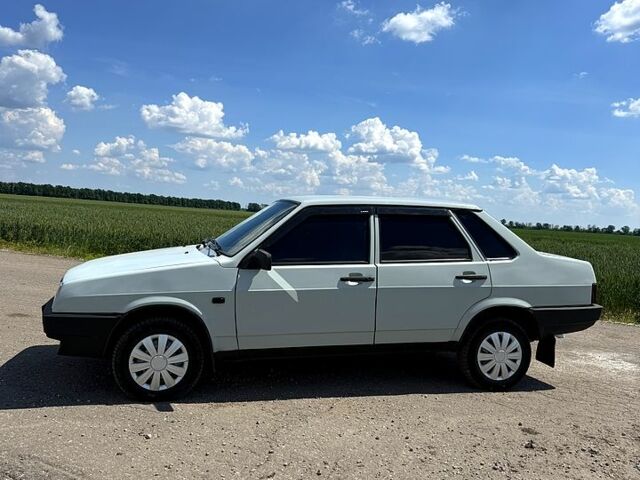 Серый ВАЗ 21099, объемом двигателя 1.6 л и пробегом 250 тыс. км за 1800 $, фото 1 на Automoto.ua