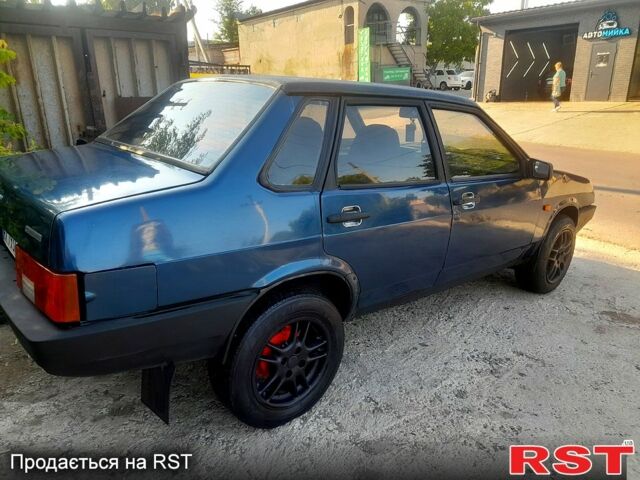 Синий ВАЗ 21099, объемом двигателя 1.5 л и пробегом 205 тыс. км за 1250 $, фото 1 на Automoto.ua