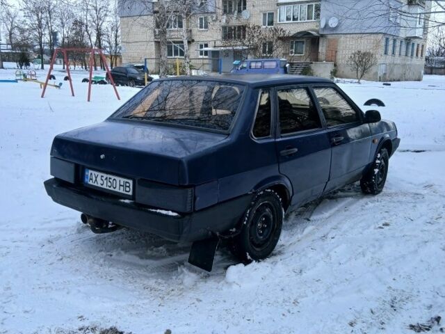 Синий ВАЗ 21099, объемом двигателя 2 л и пробегом 1000 тыс. км за 800 $, фото 1 на Automoto.ua