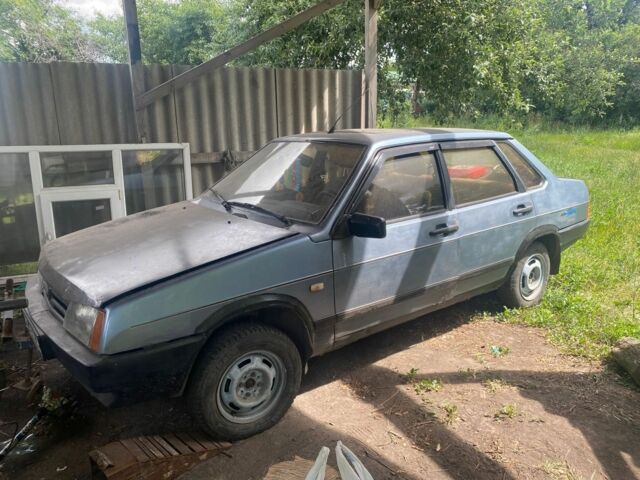 Синий ВАЗ 21099, объемом двигателя 1 л и пробегом 300 тыс. км за 1000 $, фото 1 на Automoto.ua