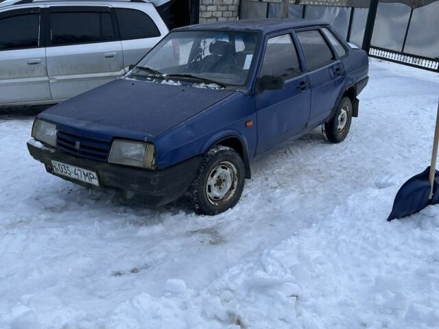Синий ВАЗ 21099, объемом двигателя 1.6 л и пробегом 200 тыс. км за 700 $, фото 1 на Automoto.ua