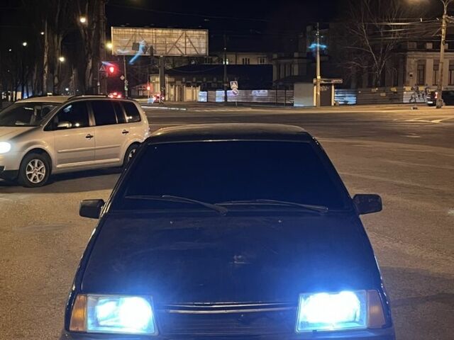 Синий ВАЗ 21099, объемом двигателя 1.5 л и пробегом 250 тыс. км за 950 $, фото 1 на Automoto.ua