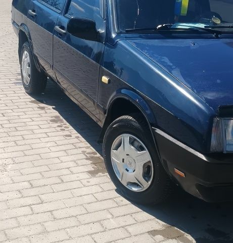 Синий ВАЗ 21099, объемом двигателя 1 л и пробегом 350 тыс. км за 650 $, фото 1 на Automoto.ua