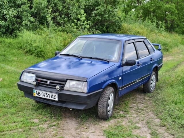 Синий ВАЗ 21099, объемом двигателя 1.5 л и пробегом 100 тыс. км за 1072 $, фото 1 на Automoto.ua