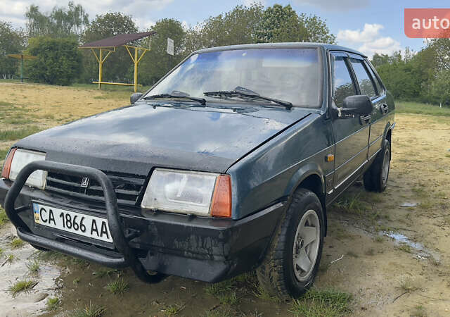Синій ВАЗ 21099, об'ємом двигуна 1.5 л та пробігом 254 тис. км за 1100 $, фото 1 на Automoto.ua