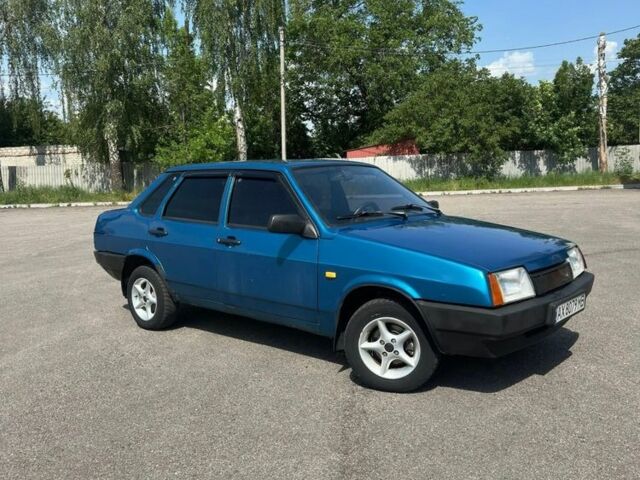 Синий ВАЗ 21099, объемом двигателя 1.5 л и пробегом 253 тыс. км за 1500 $, фото 1 на Automoto.ua
