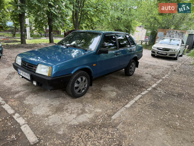 Синий ВАЗ 21099, объемом двигателя 1.5 л и пробегом 100 тыс. км за 1750 $, фото 1 на Automoto.ua