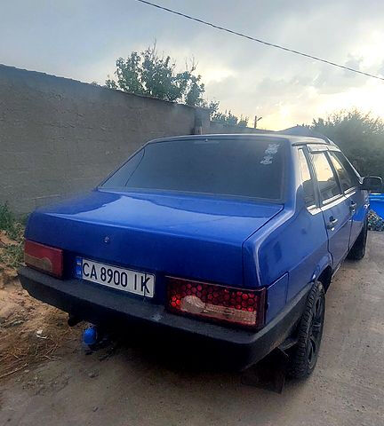 Синий ВАЗ 21099, объемом двигателя 1.5 л и пробегом 300 тыс. км за 1550 $, фото 1 на Automoto.ua
