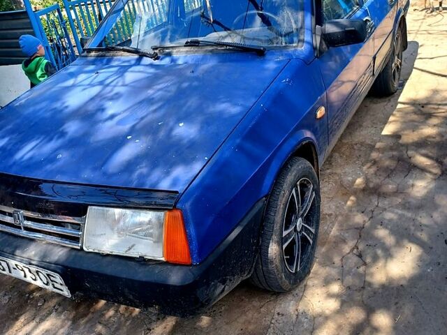 Синій ВАЗ 21099, об'ємом двигуна 1.5 л та пробігом 215 тис. км за 900 $, фото 1 на Automoto.ua