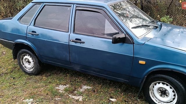 Синий ВАЗ 21099, объемом двигателя 1.5 л и пробегом 300 тыс. км за 337 $, фото 1 на Automoto.ua