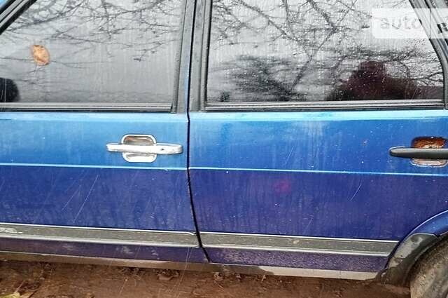 Синий ВАЗ 21099, объемом двигателя 1.5 л и пробегом 400 тыс. км за 1000 $, фото 1 на Automoto.ua