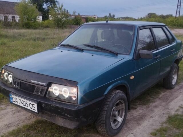 Синий ВАЗ 21099, объемом двигателя 1.5 л и пробегом 60 тыс. км за 1250 $, фото 1 на Automoto.ua