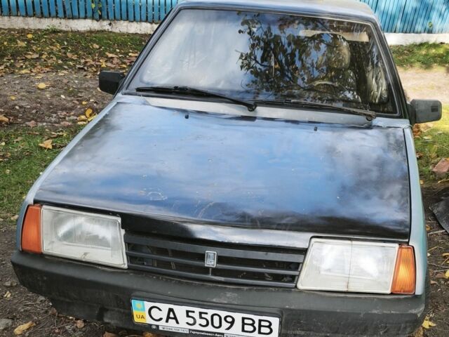 Синий ВАЗ 21099, объемом двигателя 1.5 л и пробегом 250 тыс. км за 625 $, фото 1 на Automoto.ua